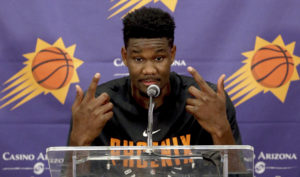 NBA – DeAndre Ayton : « Je sais que je vais être choisi en première position »