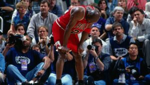 NBA – La technique fourbe WTF des adversaires pour faire mal à Michael Jordan
