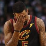 Insolite : Le maillot de J.R. Smith du Game 1 des Finales mis en vente… aux enchères !