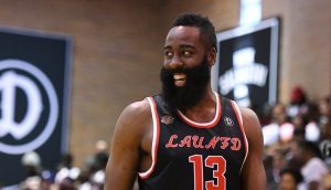 NBA – Drew League : James Harden fait le show pour son premier match