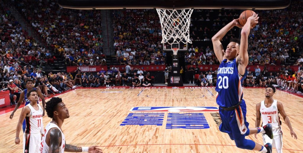 Kevin Knox dunk durant la Summer League sous le maillot des Knicks