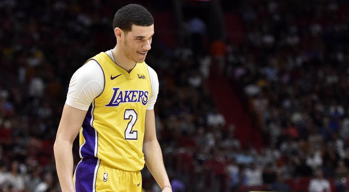 Lonzo Ball sous le maillot des Lakers.