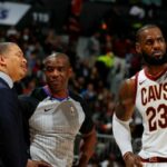 NBA – Quand LeBron et Kyrie se sont faits piteusement recadrer par… Lue