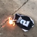 NBA – Les boutiques de San Antonio ont déjà retiré tous les maillots de Kawhi Leonard