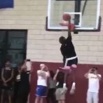 NBA – Vidéo : À 13 ans, le fils de LeBron lâche son premier dunk