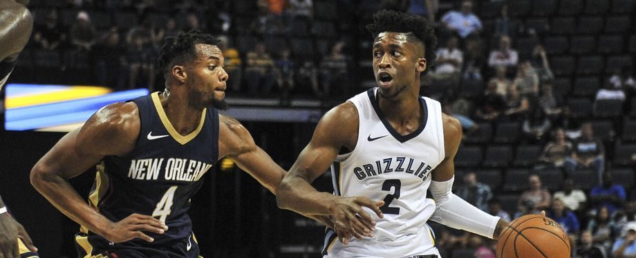 Kobi Simmons, balle en main sous le maillot des Grizzlies.