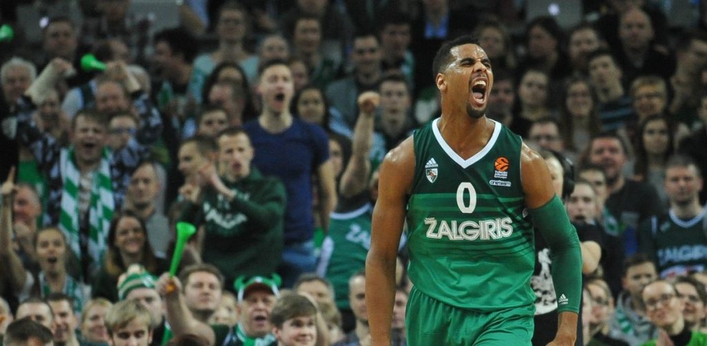 Brandon Davies sous le maillot du Zalgiris Kaunas