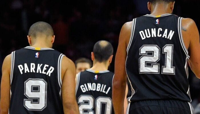 Tony Parker, Manu Ginobili et Tim Duncan sous le maillot des Spurs.