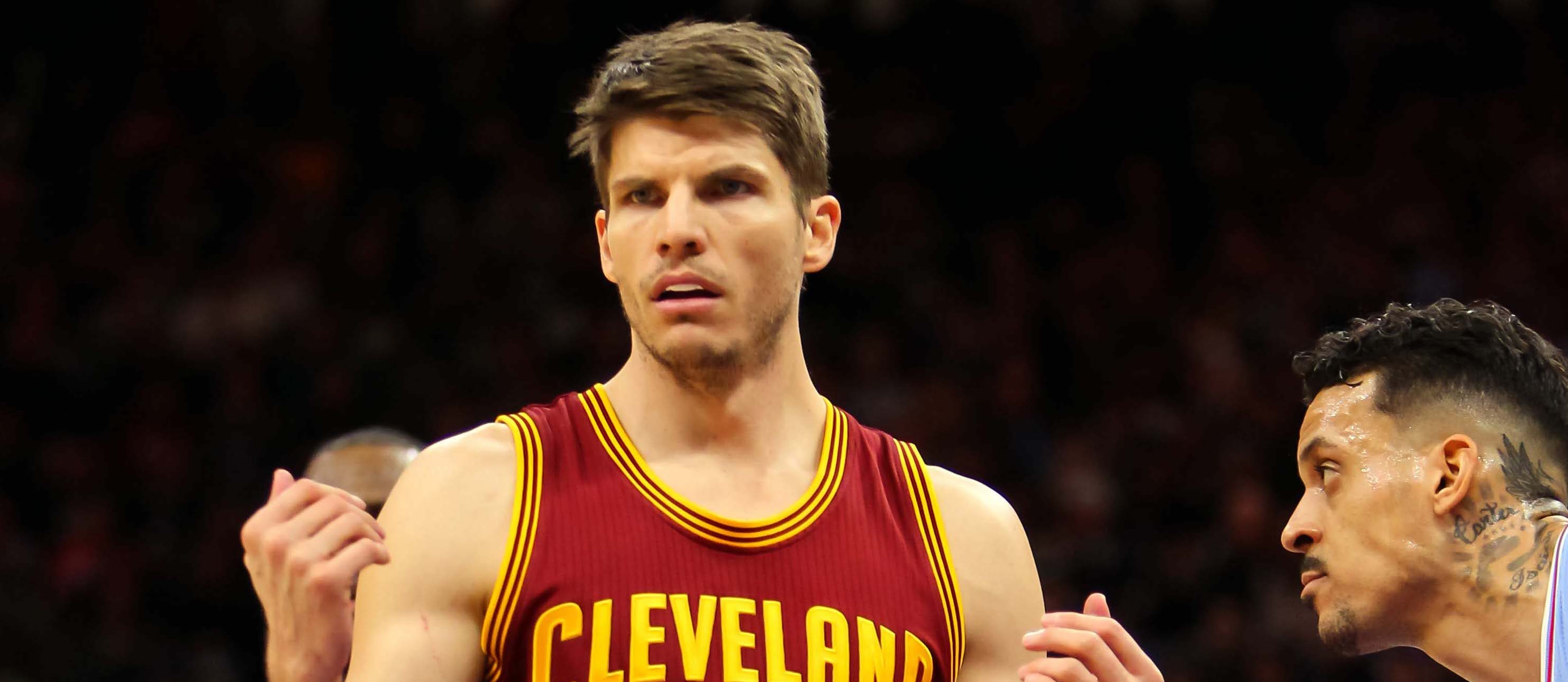 Kyle Korver sous le maillot des Cavaliers.