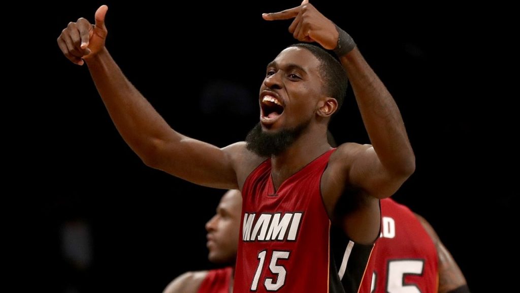 Okaro White sous le maillot du Heat