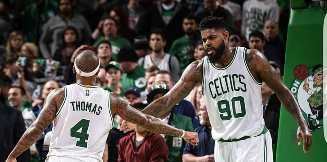 Isaiah Thomas et Amir Johnson sous le maillot des Celtics.