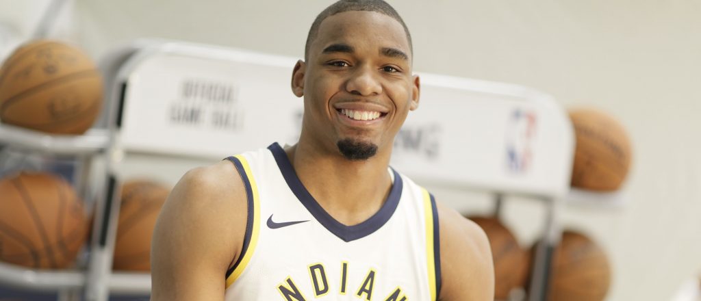 Ben Moore pose sous le maillot des Pacers.