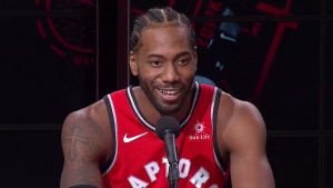 NBA – Kawhi Leonard pour du long terme aux Raptors ? C’est un « processus quotidien »