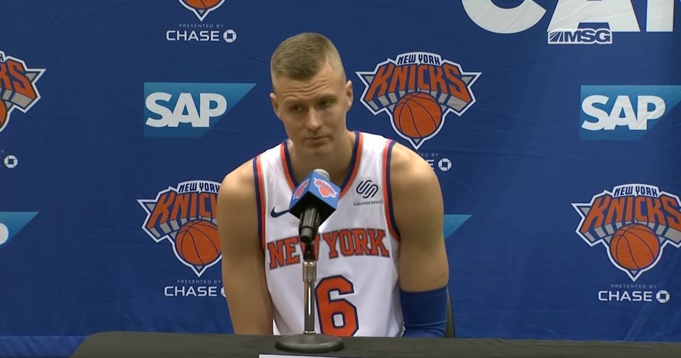 Kristaps Porzingis lors du media day avec les Knicks