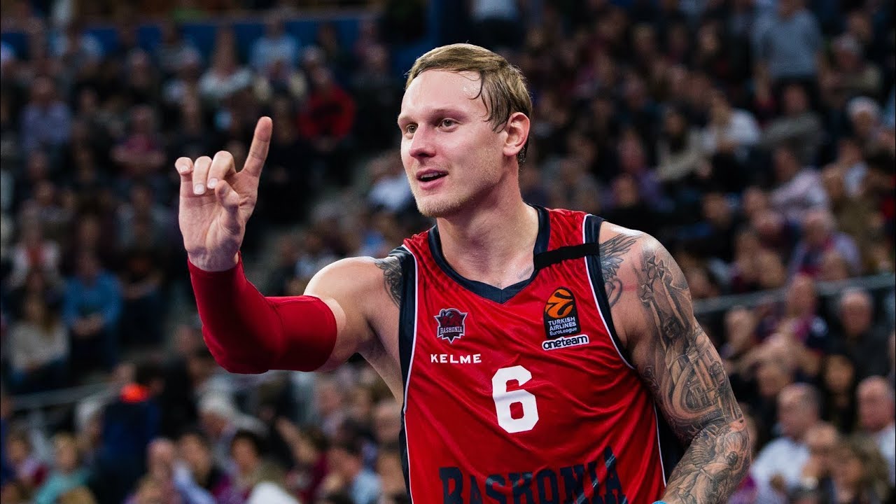 Janis Timma sous le maillot de Baskonia