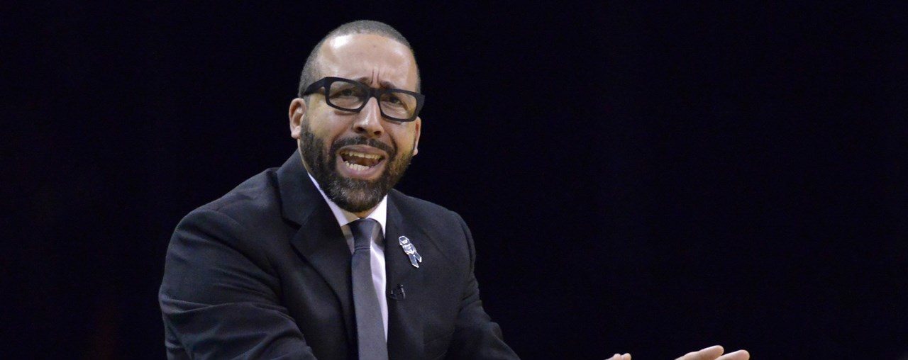 David Fizdale, en costume noir.