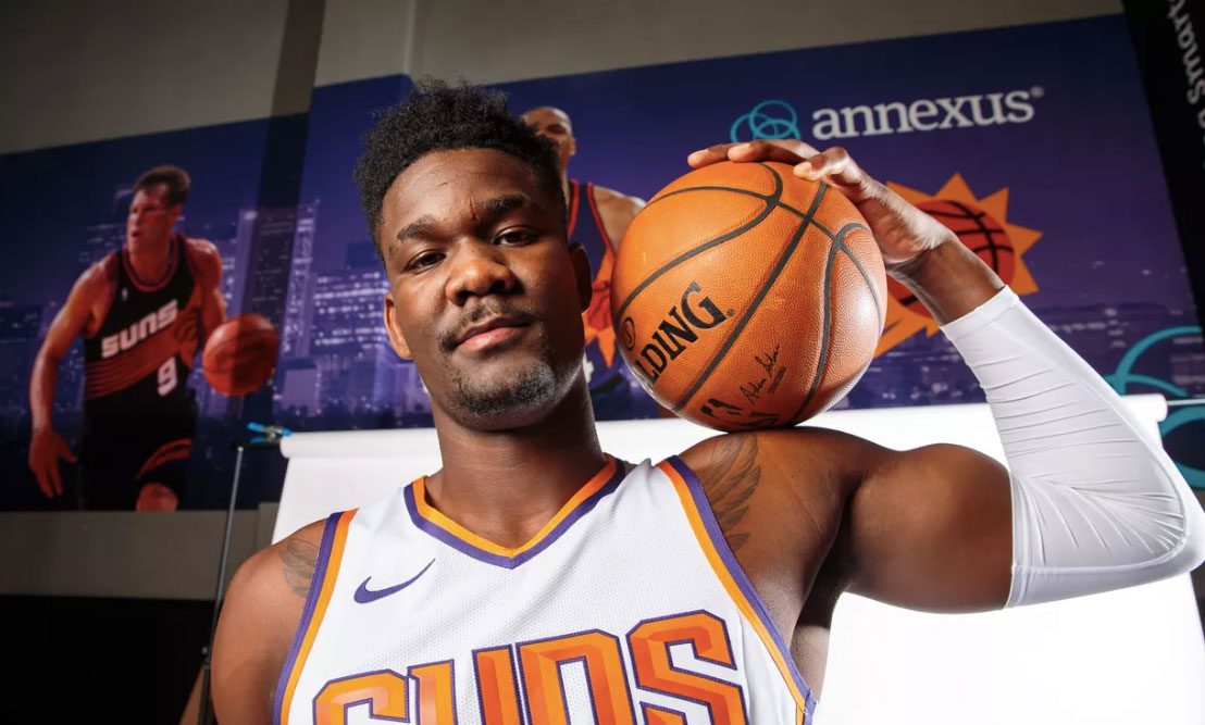 Deandre Ayton sous le maillot des Phoenix Suns