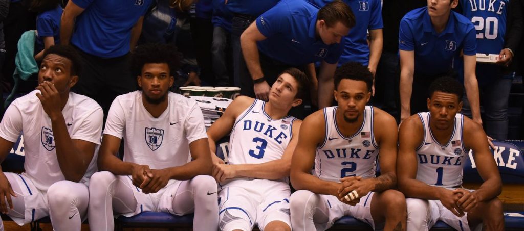 Marvin Bagley et Grayson Allen sur le banc de Duke.