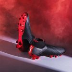 Les chaussures à crampons issues de la collection Jordan x PSG.