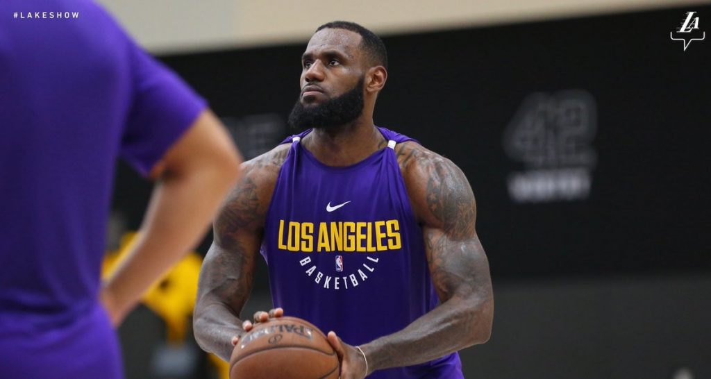 LeBron James sous le maillot des Lakers