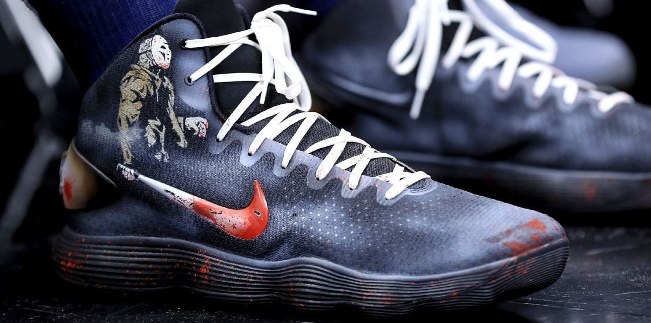 Nike chaussure interdite store