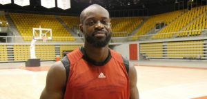 Interview – Jérémy Nzeulie : « Je veux augmenter mon Q.I. basket »