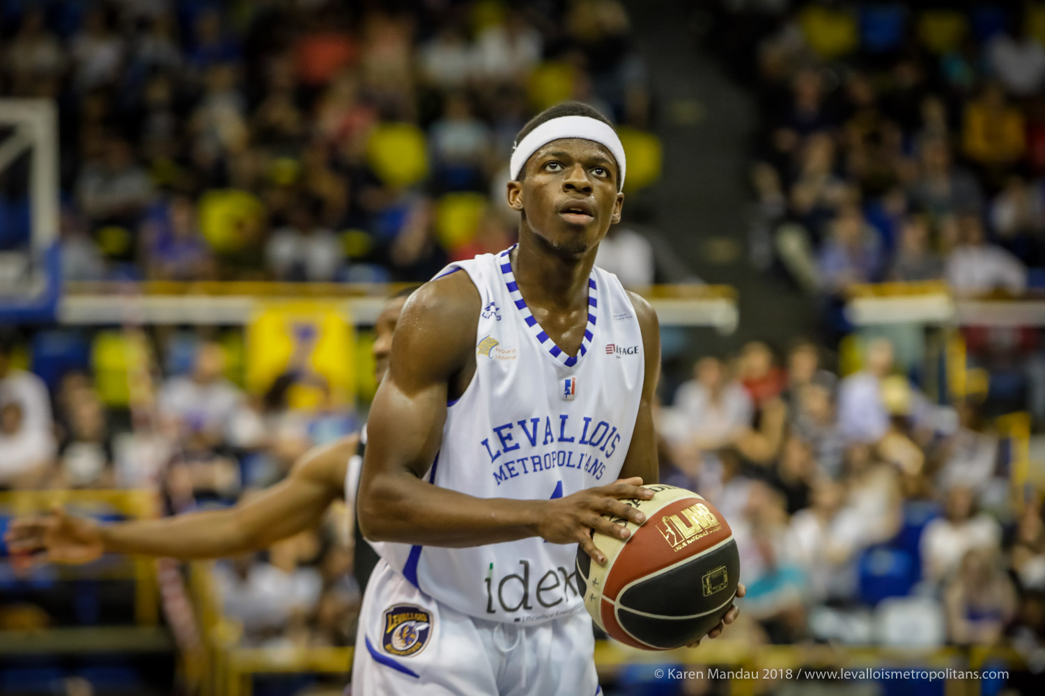 Sylvain Francisco sous la tunique de Levallois