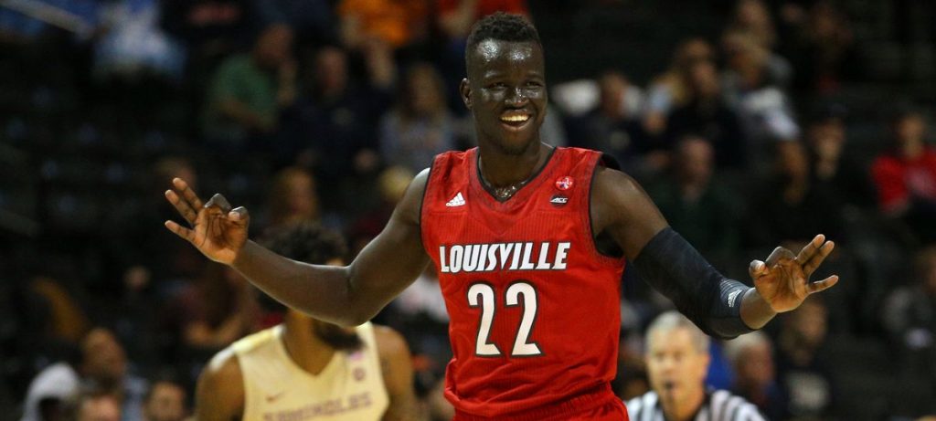 Deng Adel sous le maillot de Louisville.