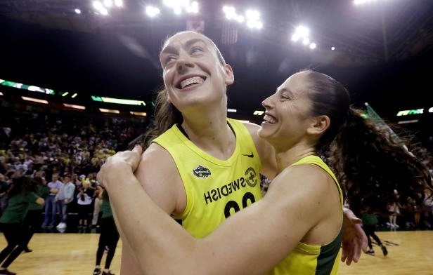 Sue Bird exulte après sa performance XXL