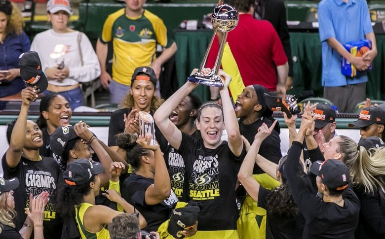 Les joueuses du Storm de Seattle fêtent leur titre de championne WNBA