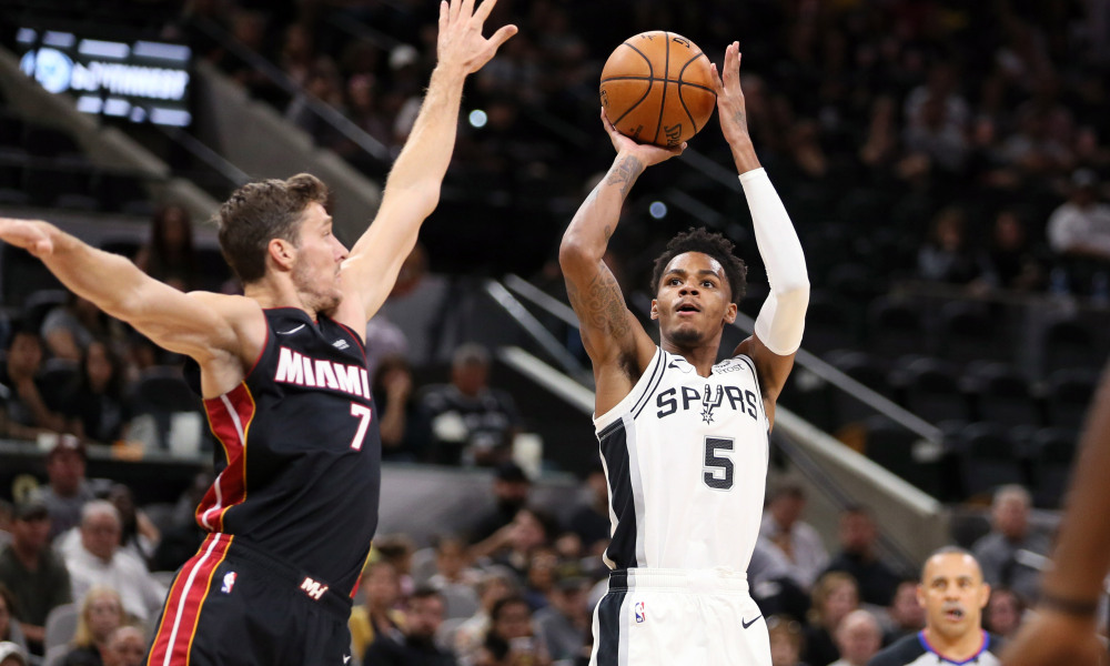 Dejounte Murray en plein tir face au Heat