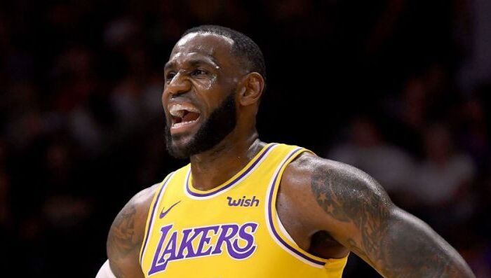 LeBron James sous le maillot des Lakers