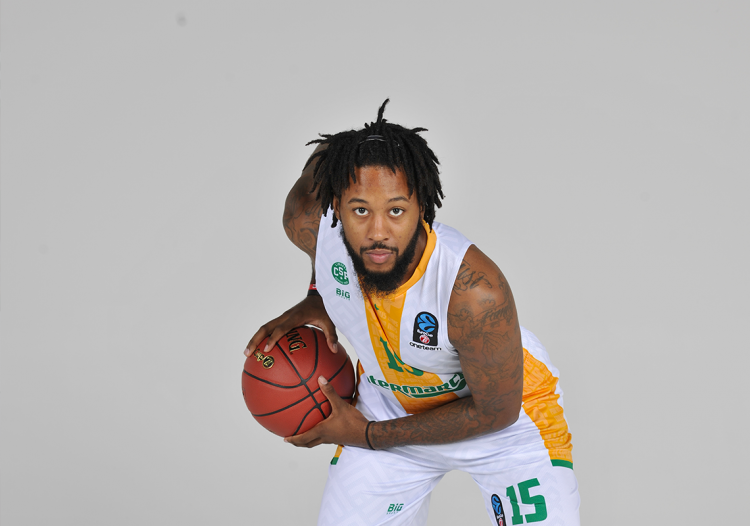 6/6 de loin pour le joueur du CSP Isaiah Miles