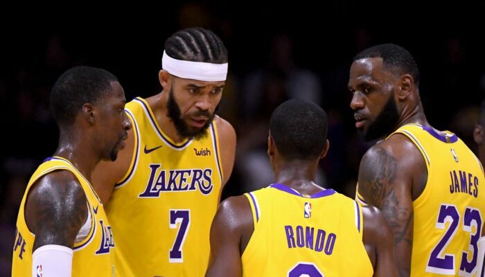 Rajon Rondo donne des indications pour son premier match avec les Lakers