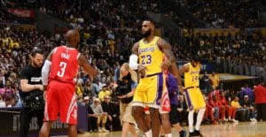 NBA – Récap de la nuit (21/10) : Ça chauffe entre les Lakers et les Rockets, Toronto enchaîne