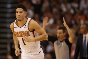 NBA – L’énorme coup de chaud de Devin Booker dans le final !