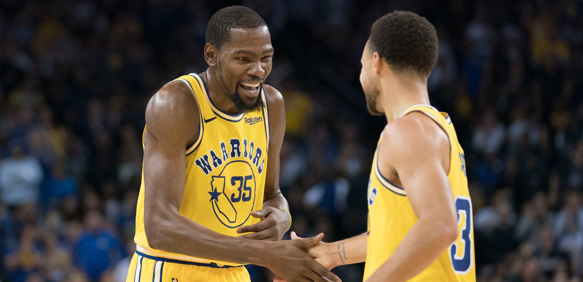 Stephen Curry et Kevin Durant laughing