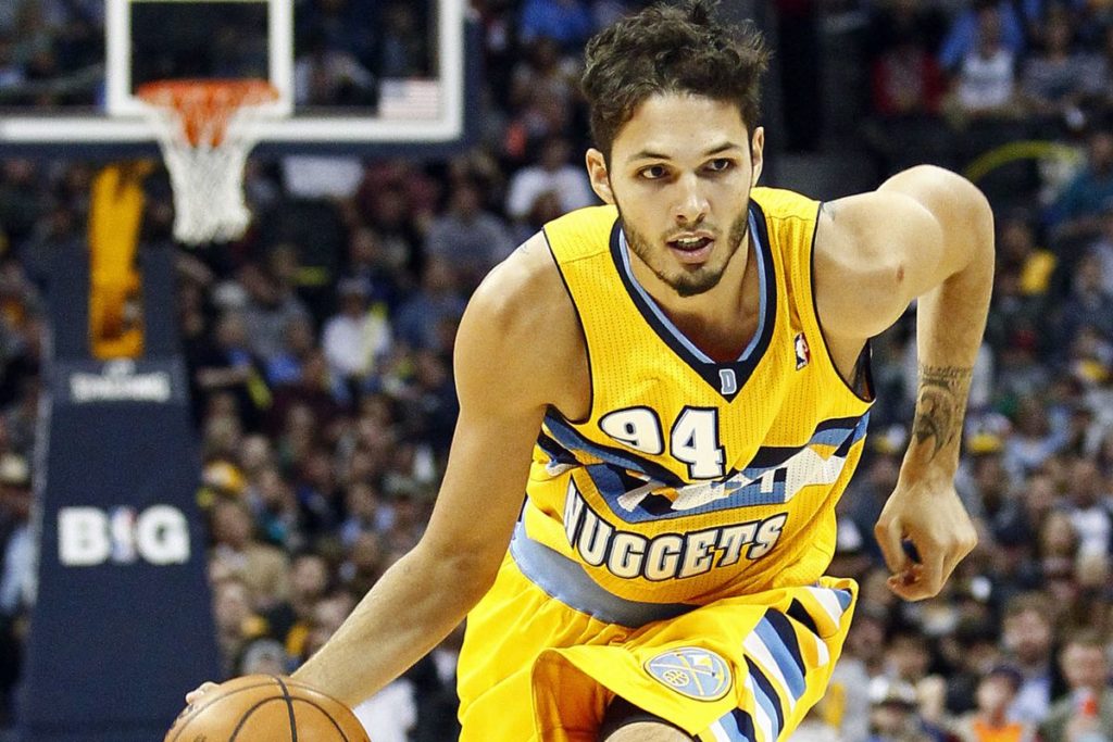 Evan Fournier à l'attaque sous le maillot des Nuggets