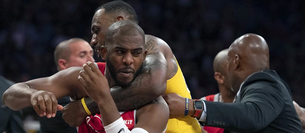 LeBron James réagit à la bagarre entre Chris Paul et Rajon Rondo