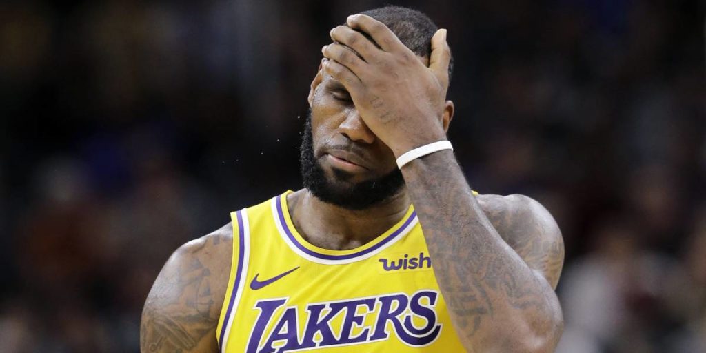 La grande question qu'on se pose à L.A. en ce moment : Pourquoi les Lakers n'y arrivent pas même avec LeBron James ?