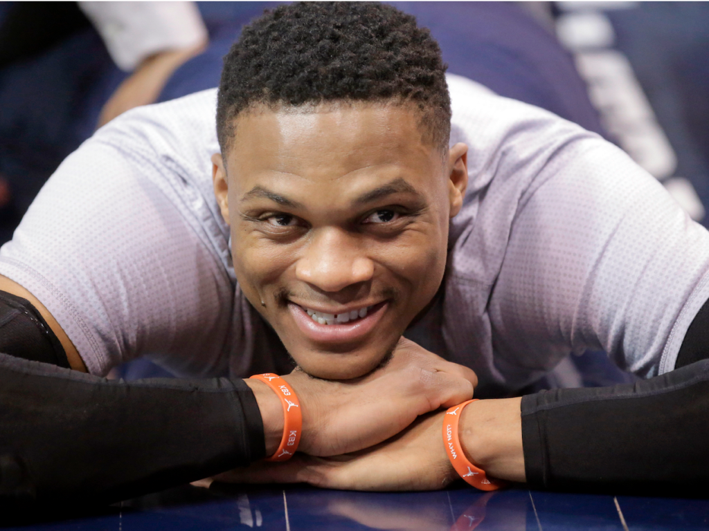 Même cloîtré sur le banc, Russell Westbrook sait comment amuser la galerie