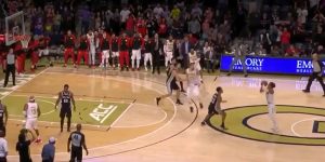 NBA – L&rsquo;exceptionnel game-winner de Trae Young !