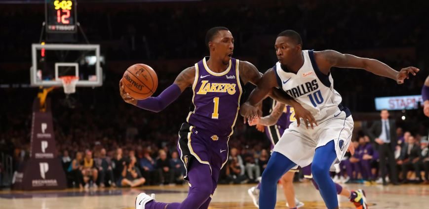 Kentavious Caldwell-Pope attaque le panier face aux Mavericks.