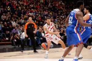 Euroleague – Acte 1, Scène 5 : « Signé Mike James » !