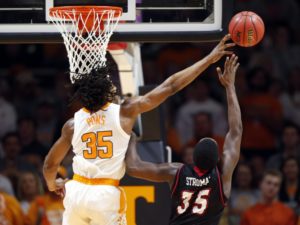 NCAA – Les Français de la nuit : Yves Pons et Sidy N’Dir sont efficaces en peu de temps