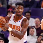 NBA – Deandre Ayton aime apprendre… des arbitres