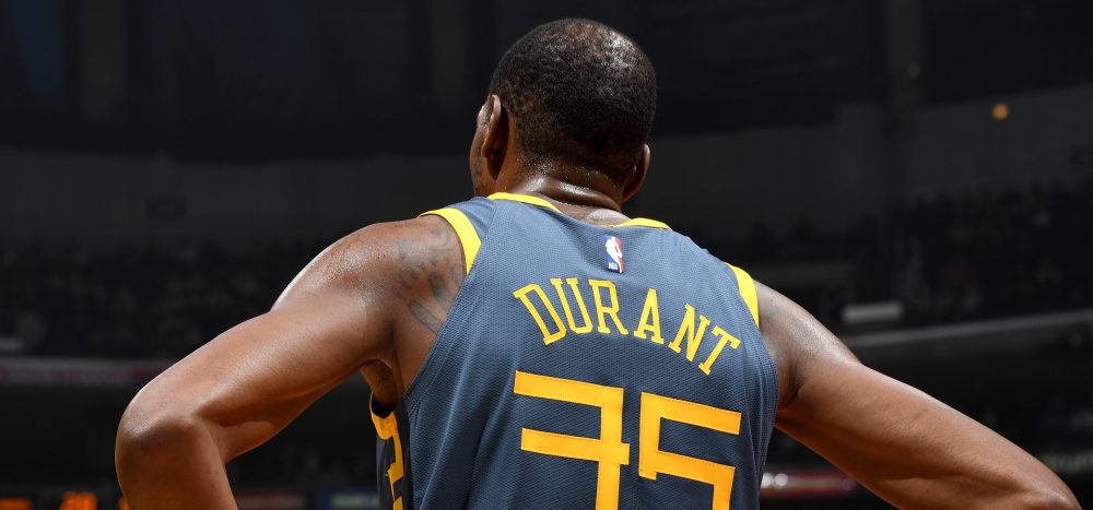 Kevin Durant de dos pour les Warriors