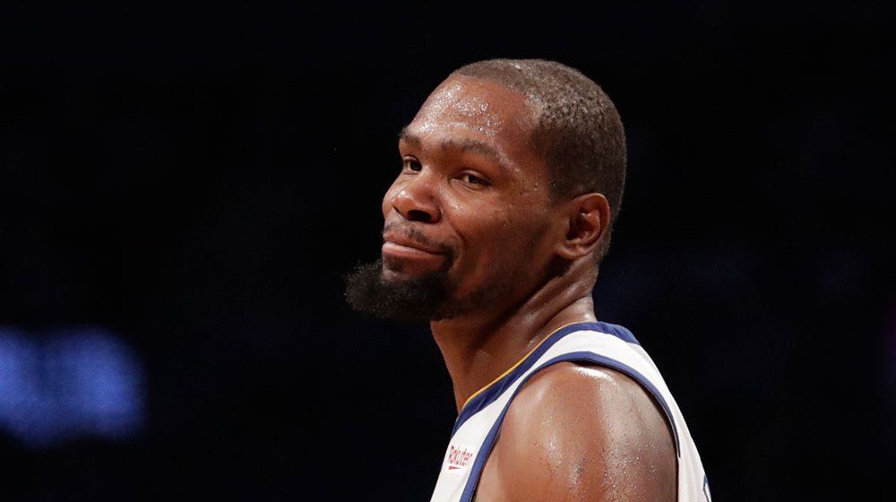 Kevin Durant ne peut que sourire quand Pippen le voit comme potentiel GOAT