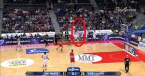 10 novembre 2013 – Il reste 0.4 dixième, Reyes réussit un panier impossible