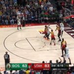 NBA – Top 5 de la nuit : Jaylen Brown à pleine puissance sur Gobert